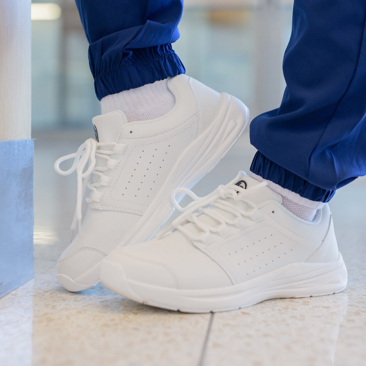 Comfort Hike Glide – Cushion Walking Shoes (White)